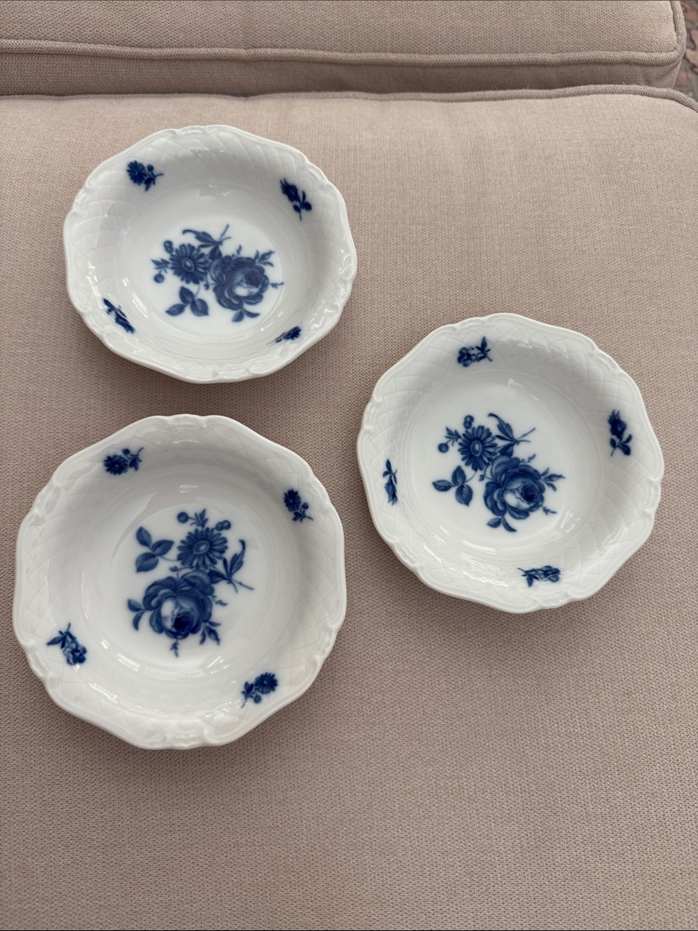 Eschenbach Barronet China Heirloom Blue Roses Set of 3 Bowls